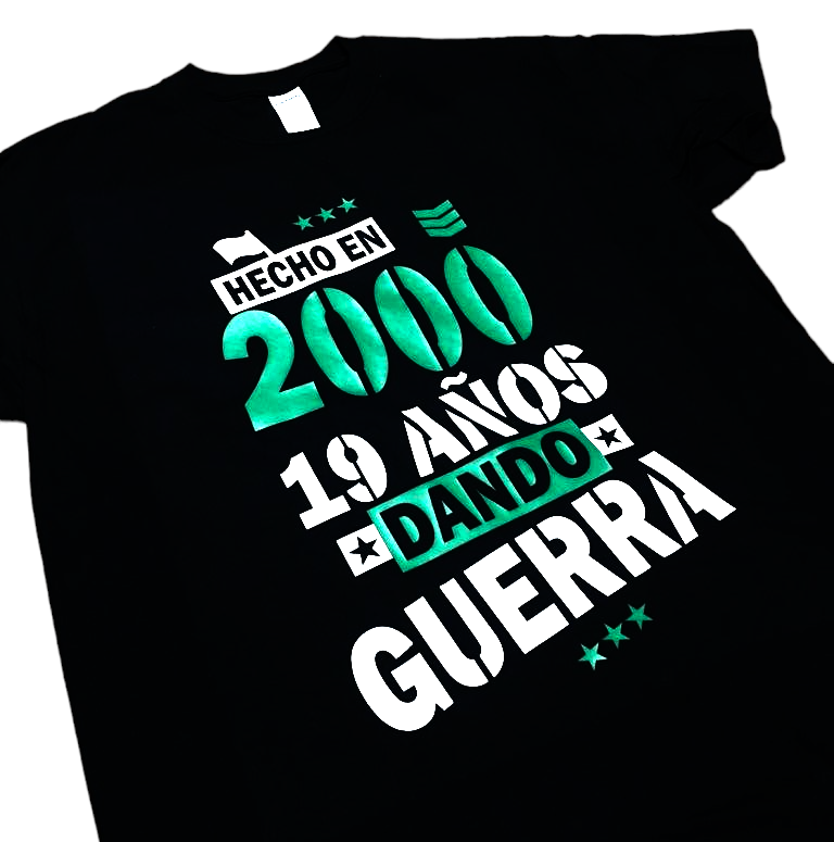 Camiseta DANDO GUERRA