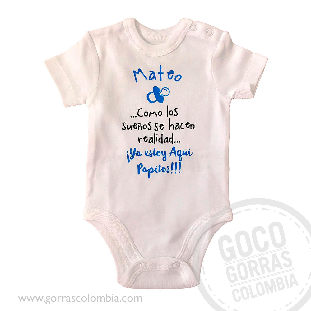 Body ¡YA ESTOY AQUÍ PAPITOS! (Nombre)