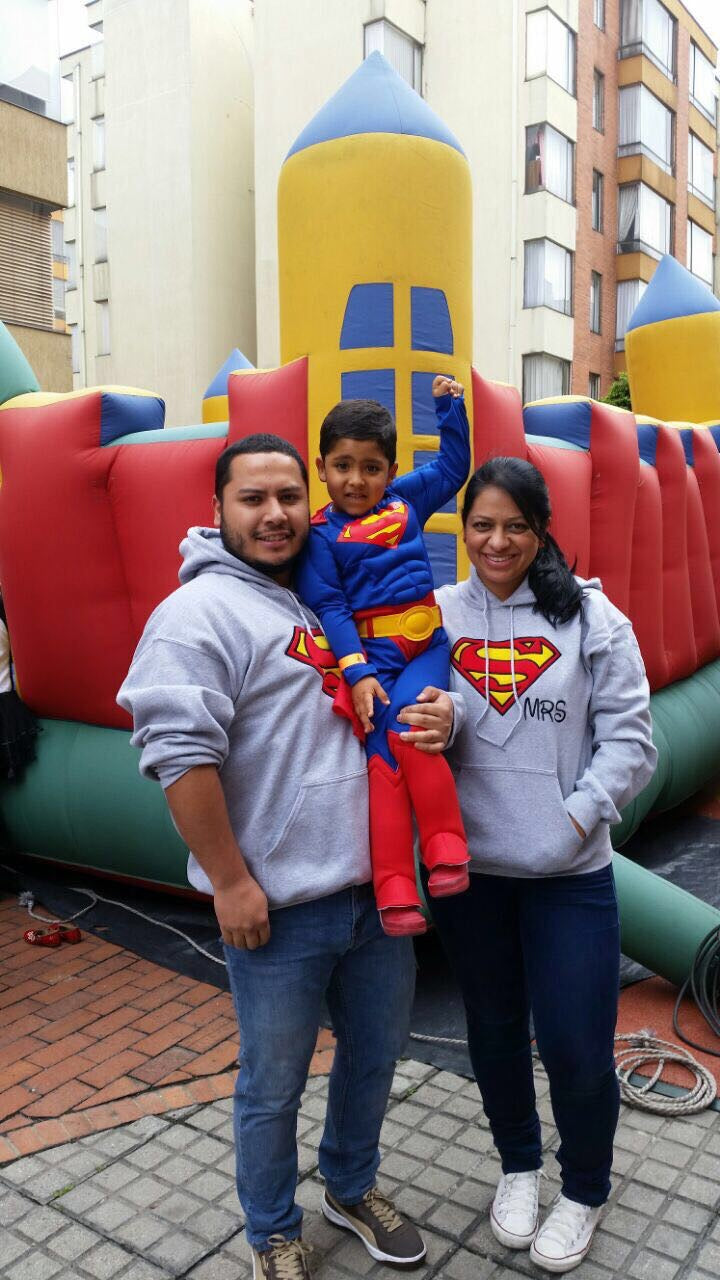 Buzo SUPERMAN - MR / MRS / BABY