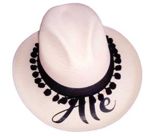 Sombrero con Bolitas negras (Nombre)